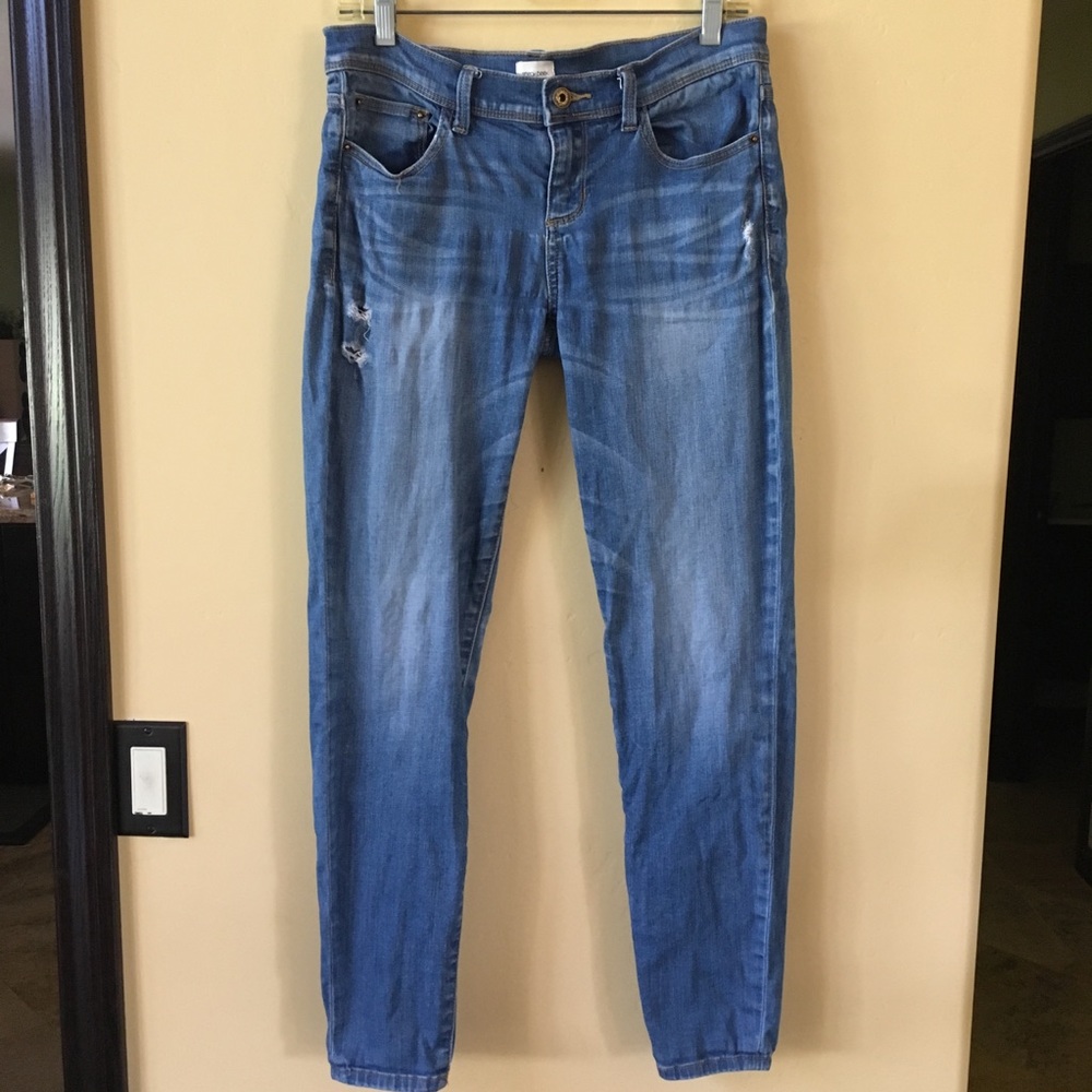 Sneak peek boyfriend jeans
